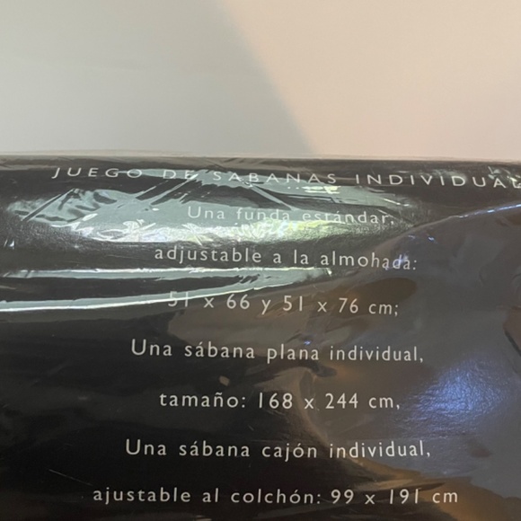 Tommy Hilfiger Red Cotton Twin Sheet Ser - Picture 4 of 6